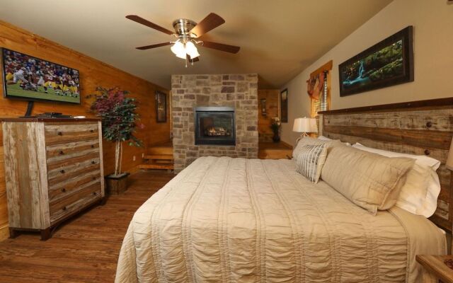 Misty Mountainside - Two Bedroom Chalet