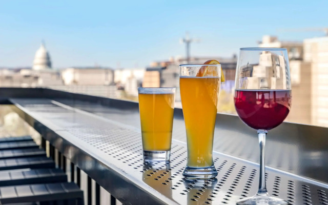 Cambria Hotel Washington D.C. Navy Yard Riverfront