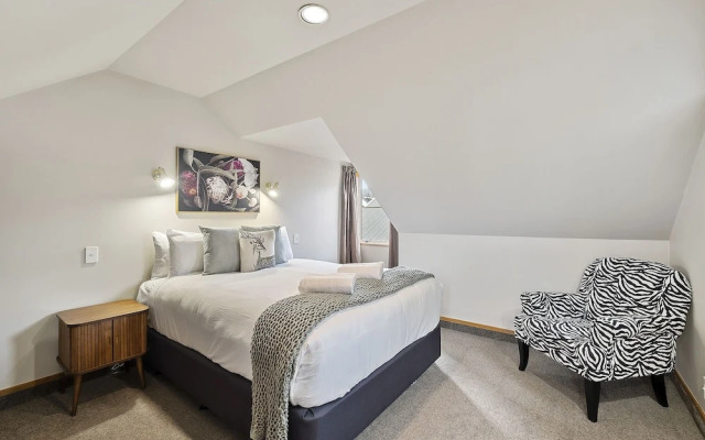 Lakeside Indulgence on Wilmot