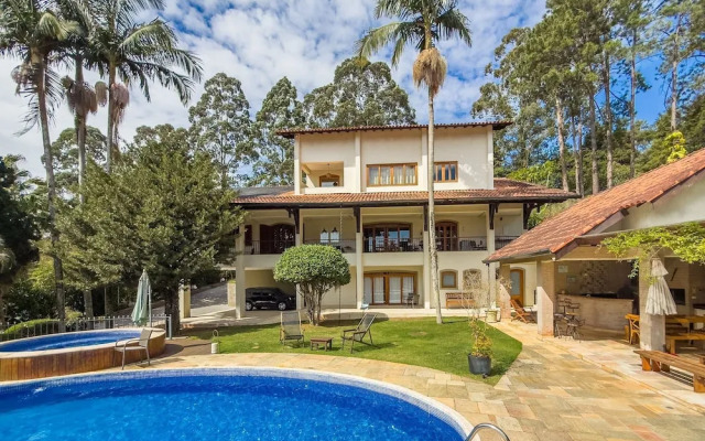 Refúgio de Alto Padrão na Granja Viana