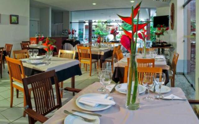 Tarik Fontes Plaza Hotel