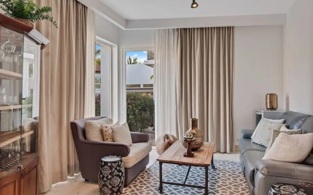 Luxurious 8-bedroom Dreamy Villa