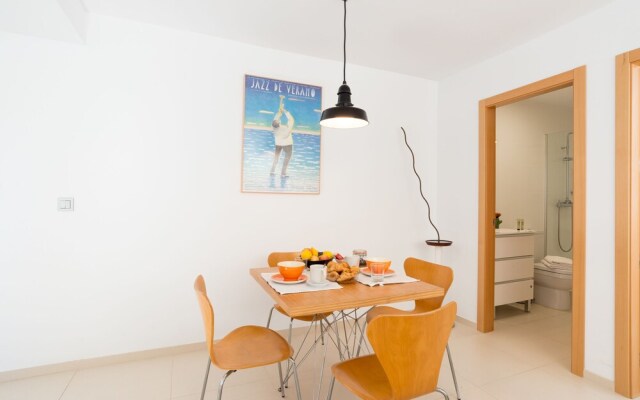 Pedregalejo: Cozy Apartment Front Of The Beach