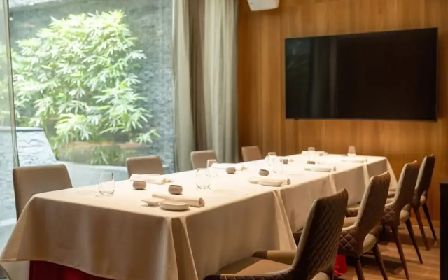 Hotel Mvsa+Michelin 2 Starred Molino de Urdániz