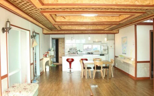 De Borah Guesthouse - Hostel