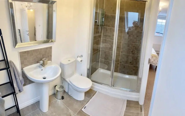Property with Great Access - Sleeps max7