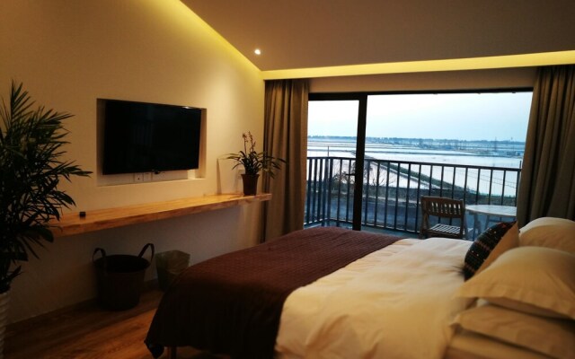 Taihu Baopu Water House