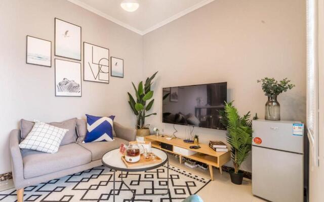 Zhengzhou Shangjie·Near Wuyun Mountain· Locals Apartment 00144970