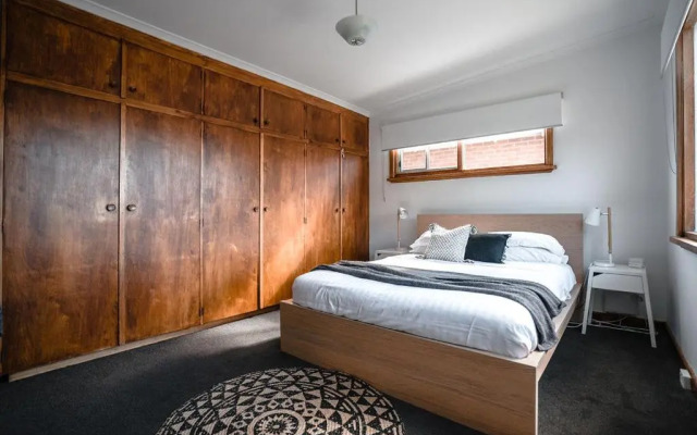 Ms Sophia's Studio Apartment