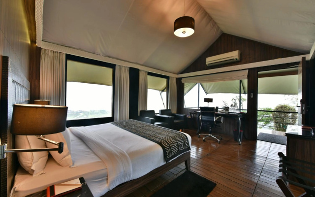 Della Resorts