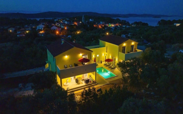 Luxury Villa Gaby With Heated Pool