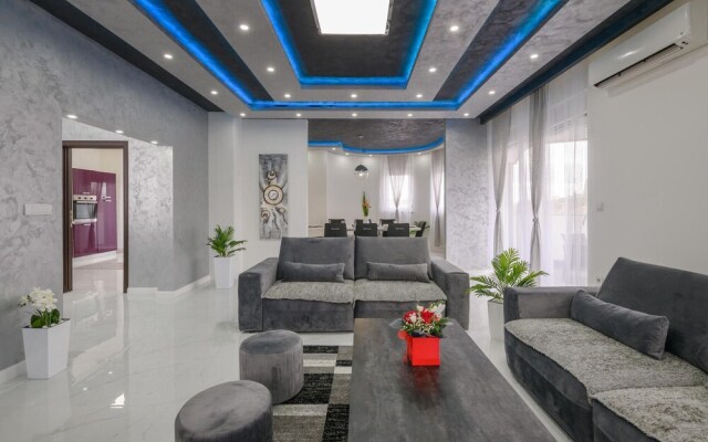Stunning Home in Pula With Wifi and 7 Bedrooms