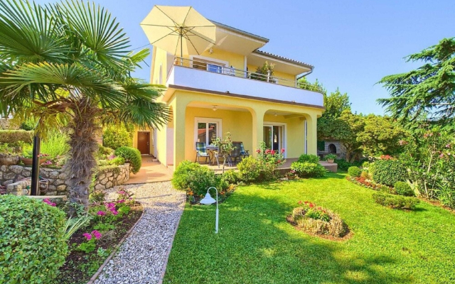 Pleasant Apartment in Vantacici Amid the Sea