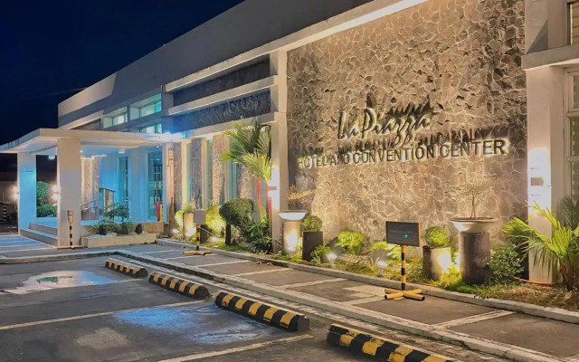 La Piazza Hotel and Convention Center