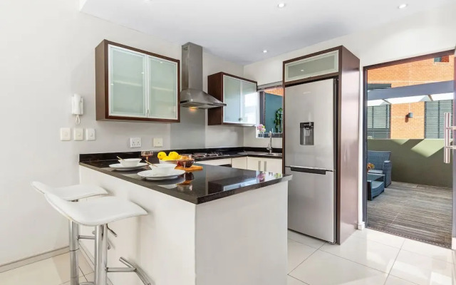 Manhattan Wharfside 301