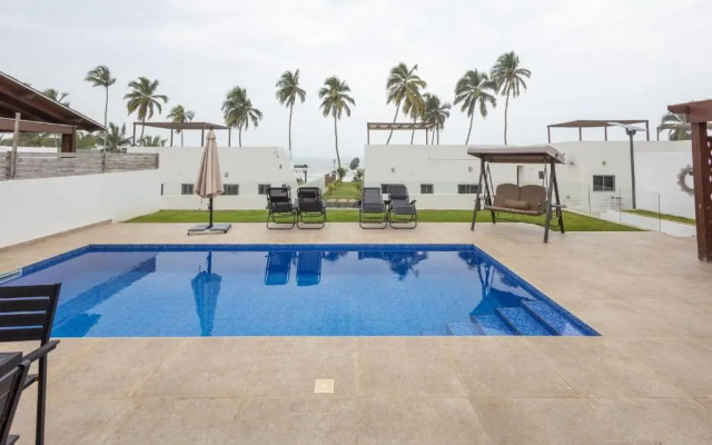 Tills No1 Beach Hotel