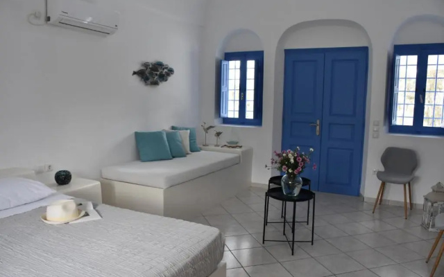 Spacious veranda, house for 3, in the village.