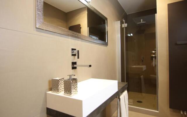 Residenza San Vitale 27 Suite Home