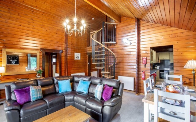 Lady Galloway Lodge 30 with Hot Tub, Newton Stewart