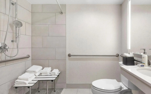 Holiday Inn Manhattan 6th Ave - Chelsea by IHG