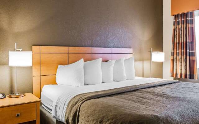 Quality Inn & Suites Des Moines Airport