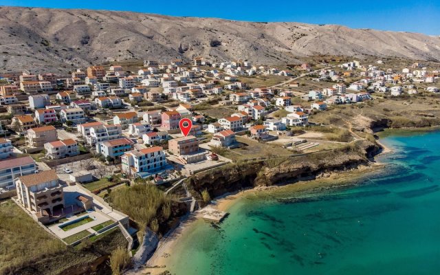 Stunning Apartment in Pag With Wifi and 2 Bedrooms