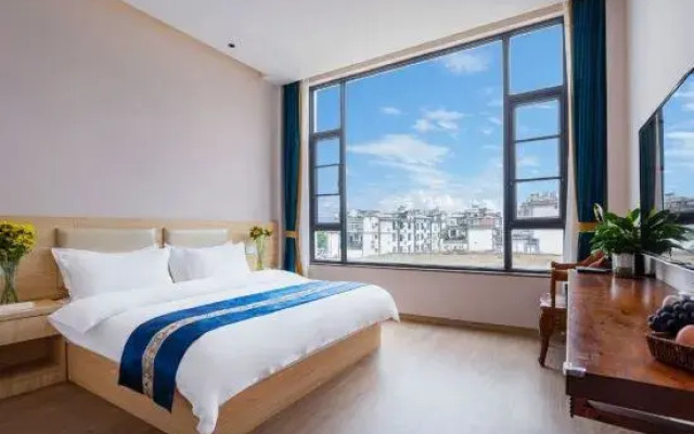 Famous Garden Inn (Dali Ancient City Branch)