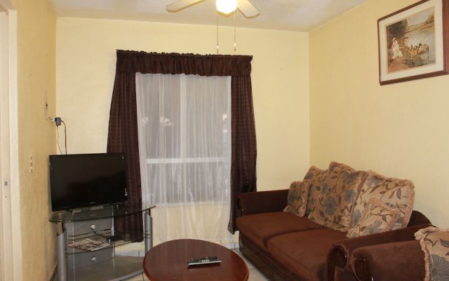 "comfortable and Safe Apartment Including Coffee Service"
