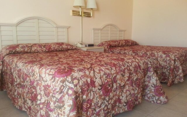 Lowes Wharf Marina Inn