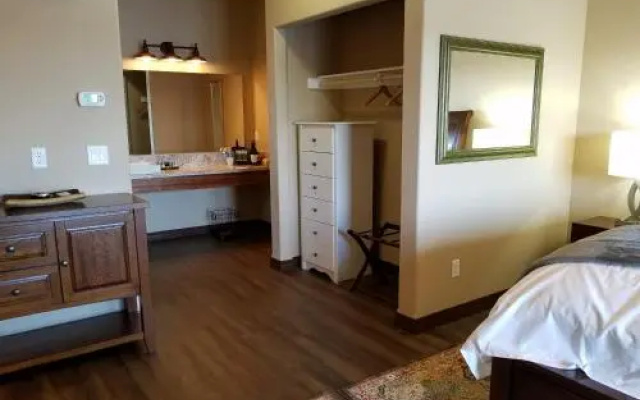 Zillah Lakes Inn