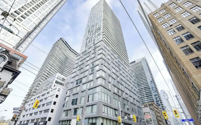 Mövenpick Suites - Downtown Toronto