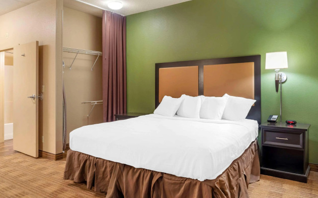 MainStay Suites Chicago Hillside