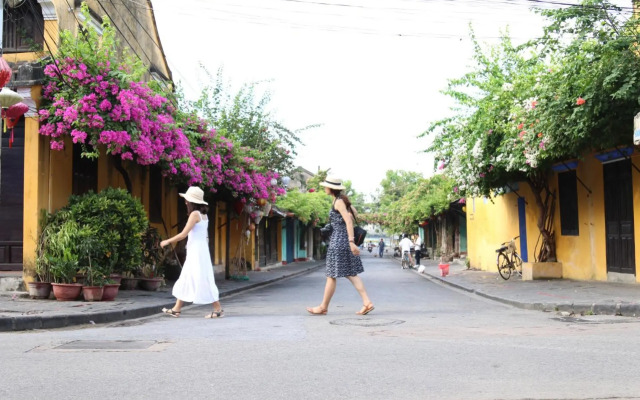 Long Life Riverside Hotel & Spa