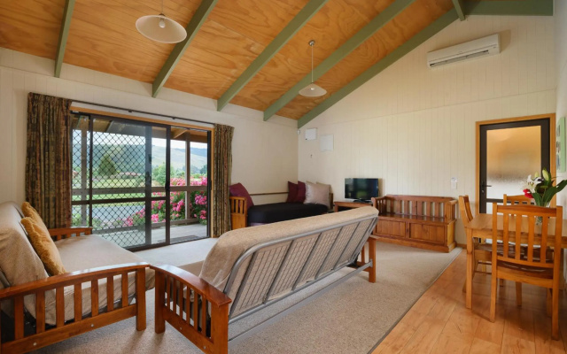 Longbourne Lodge – Guest Rooms – Mosgiel