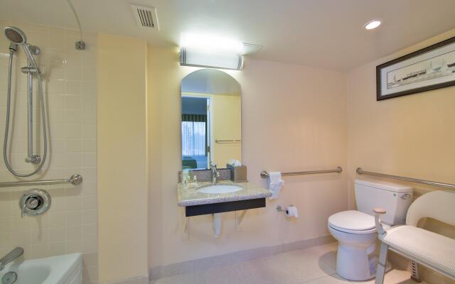 Holiday Inn Hotel & Suites Nashua