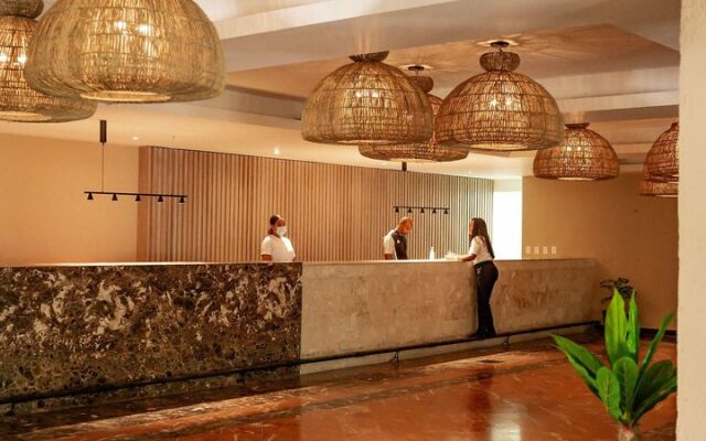 Coral Costa Caribe Beach Resort - All Inclusive