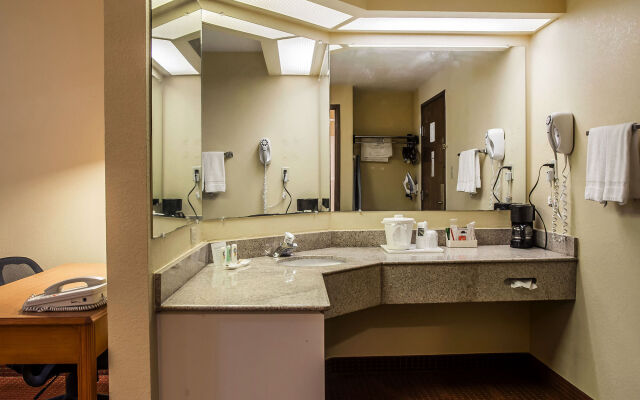Quality Inn & Suites CVG Airport