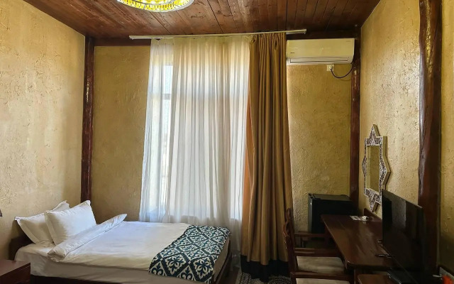 Sultan Kyzyl-Kia (Султан Кызыл-Кия)