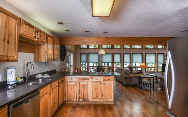 Over the Rainbow 4 Bedroom House