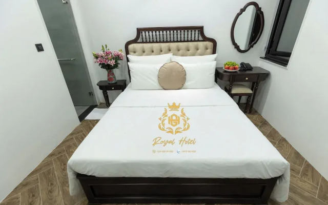 Royal Hotel Me Tri Ha