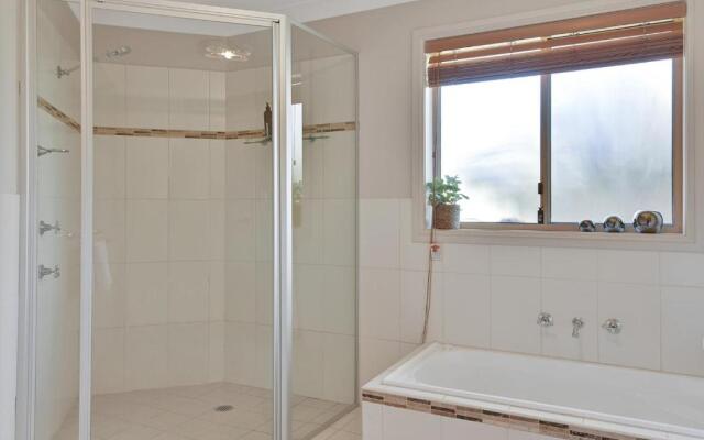 Terrific Taloumbi, Cosy & Spacious, Free Wifi