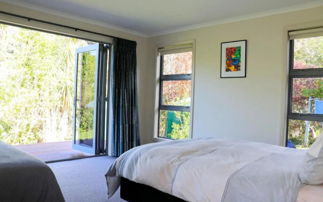 Cooks Getaway - Cooks Beach Holiday Home