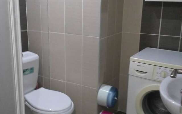 Daily Home Apart