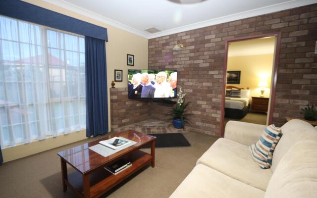 Swansea Cottages & Lodge Suites