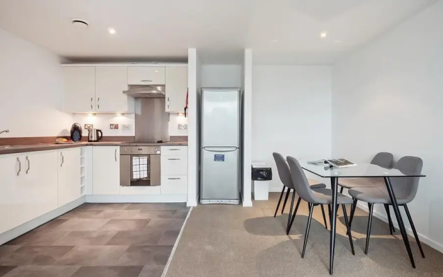 Sunny and Spacious 1BR Apartment