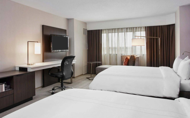 Teaneck Marriott at Glenpointe