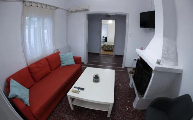 Detached house 1km from Acropolis Filopappou