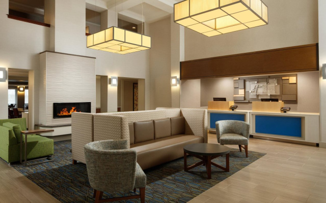 Holiday Inn Express Suites Belmont by IHG