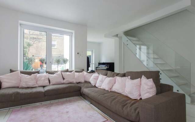 5 Storey 5 Bedroom House in Kilburn