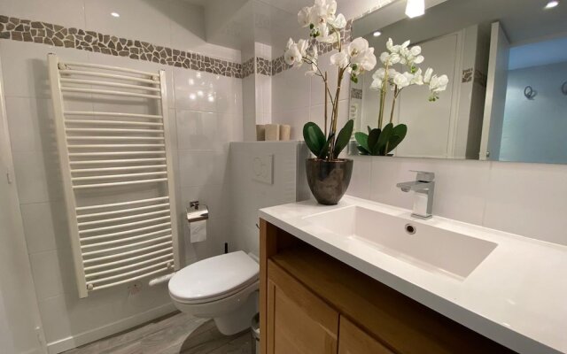 Beautiful Apartment in Bel Epoque Villa With Pool and Beach Access